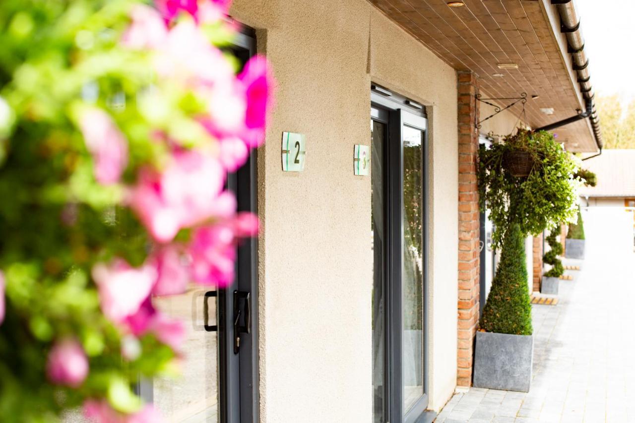 Accommodation Bristol Airport Redhill  Экстерьер фото